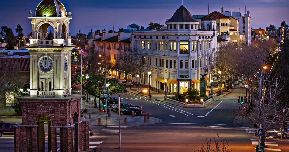 Explore Santa Cruz: The Essential Guide for New Visitors